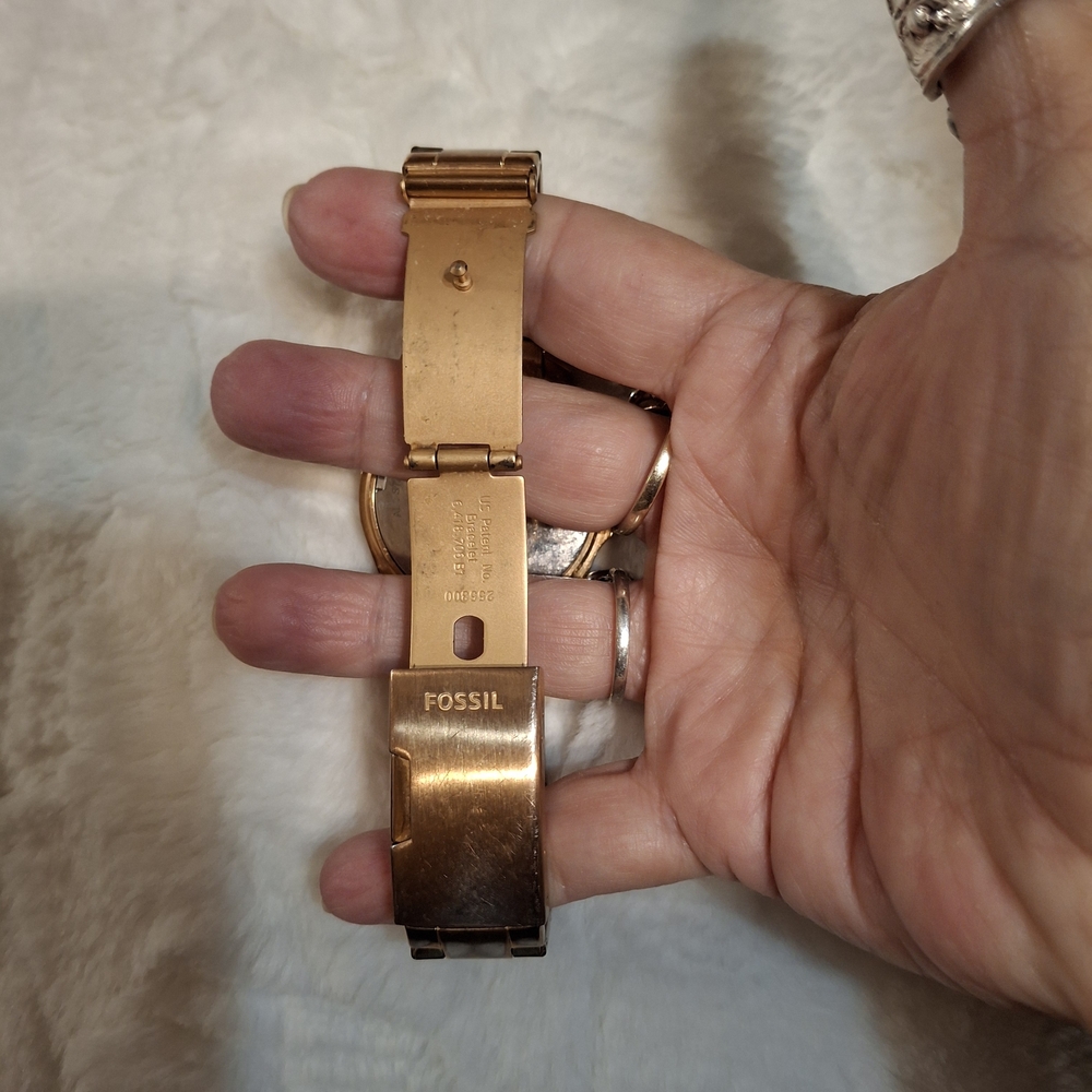 Fossil Riley Women's Rose Gold Watch - Picture 8 of 10